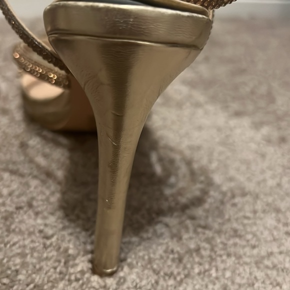 Gold sandals - Picture 3 of 4